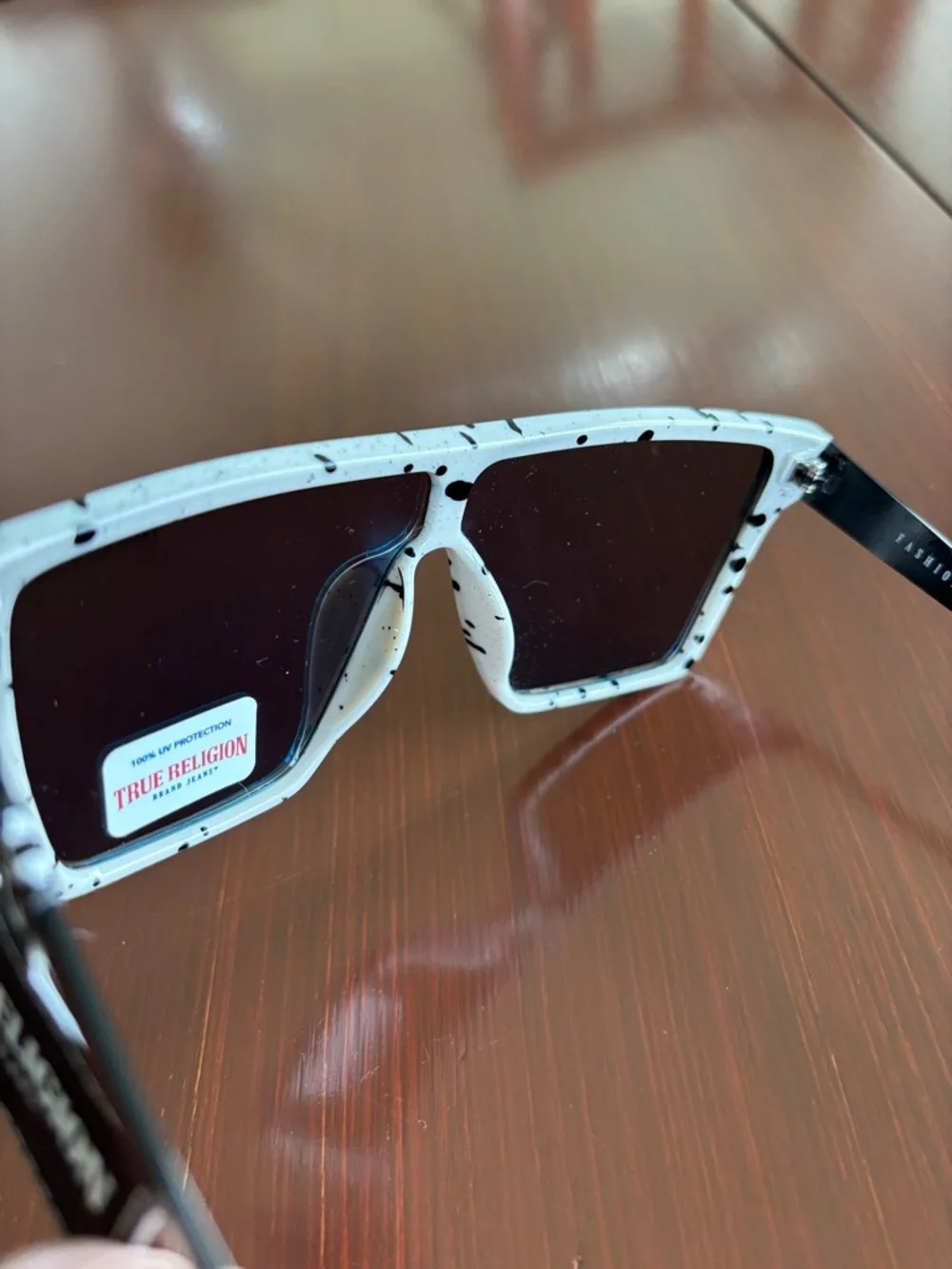 True Religion 100% UV protection flat top frame,blue mirror lens,CAT 3